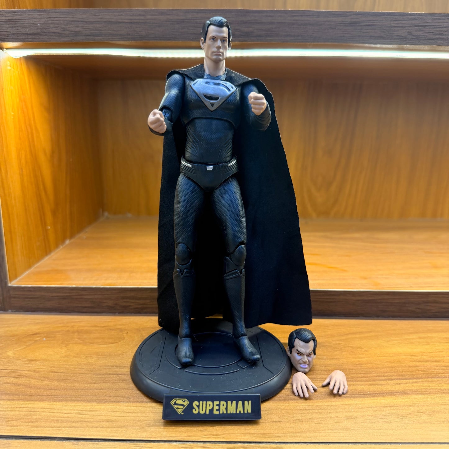 Superman Action Figure with Interchangeable Head & Hands – Collectible Figure