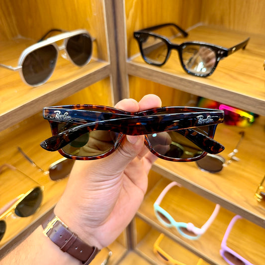 Ray Ban Brown Classic Wayfarer Polarised Sunglasses For Men’s & Women’s Both