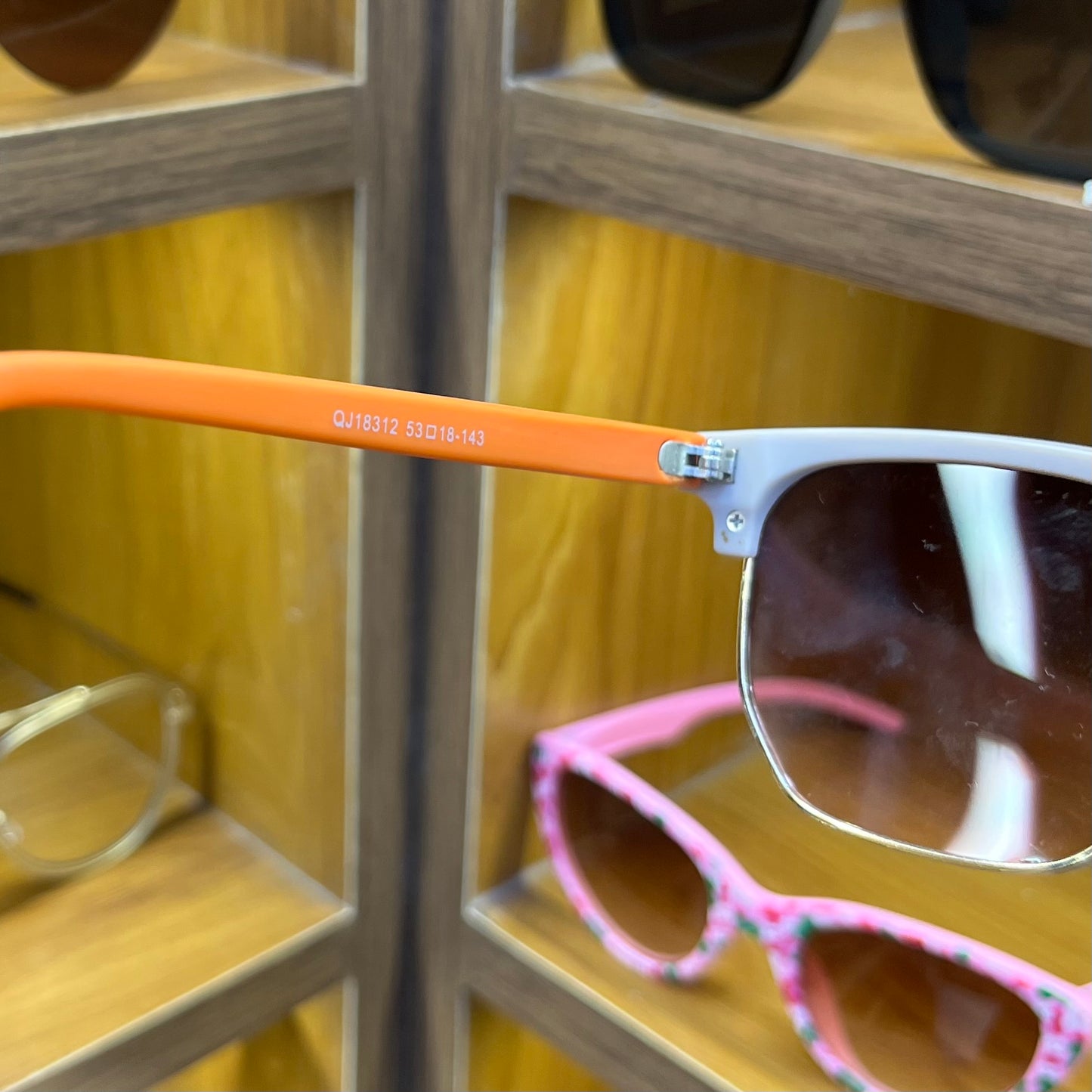 Tom Ford QJ18312 orange-white Premium Sunglasses For Men’s & Women’s