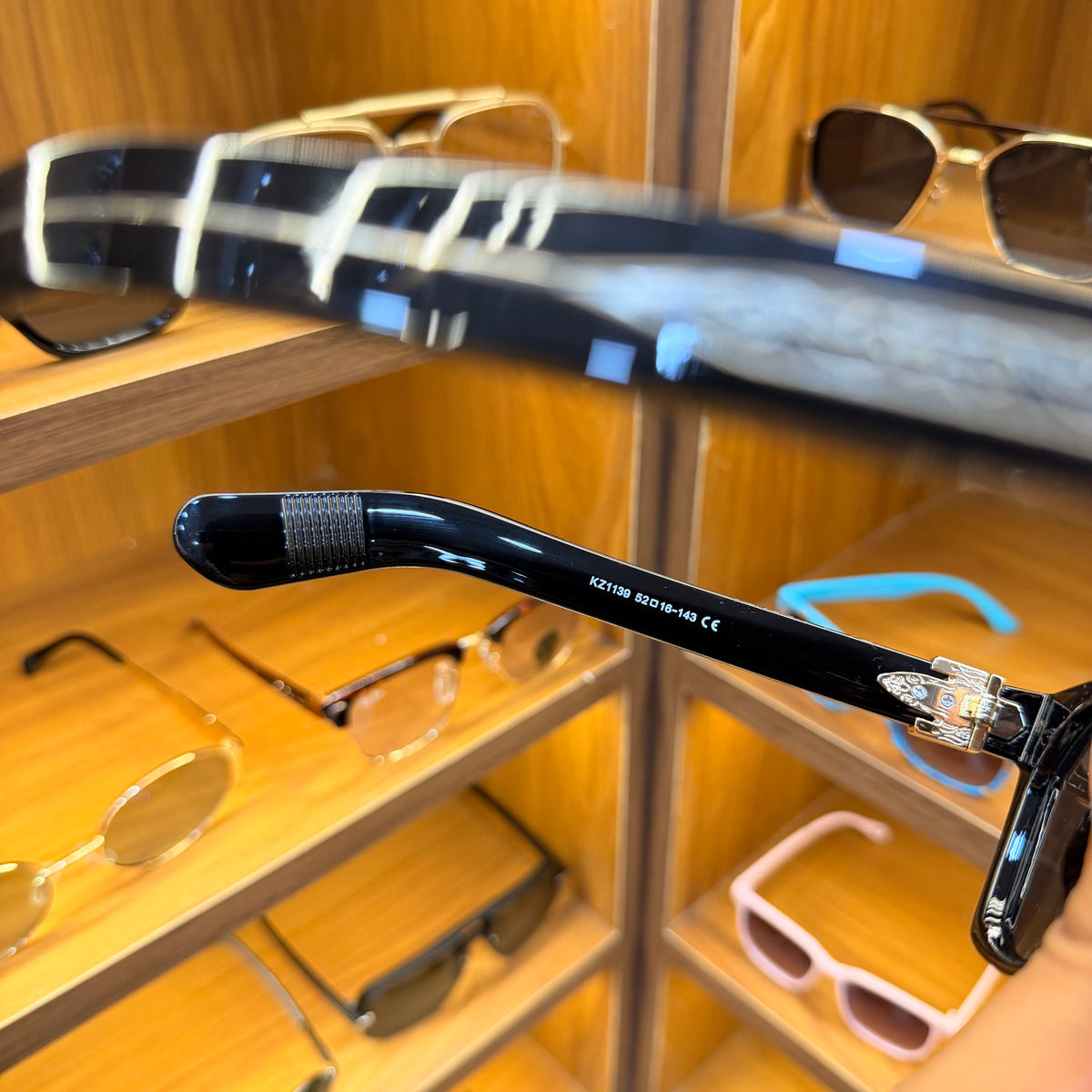 LV KZ1139 Black Rectangle Premium Sunglasses
