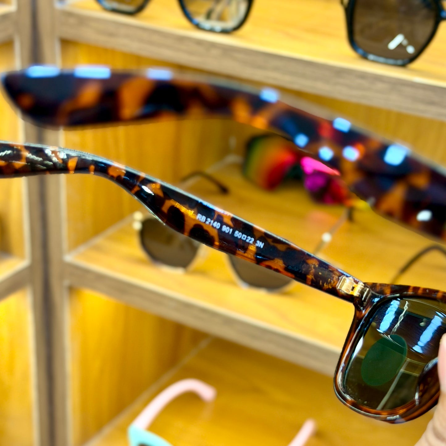 Ray Ban Brown Classic Wayfarer Polarised Sunglasses For Men’s & Women’s Both