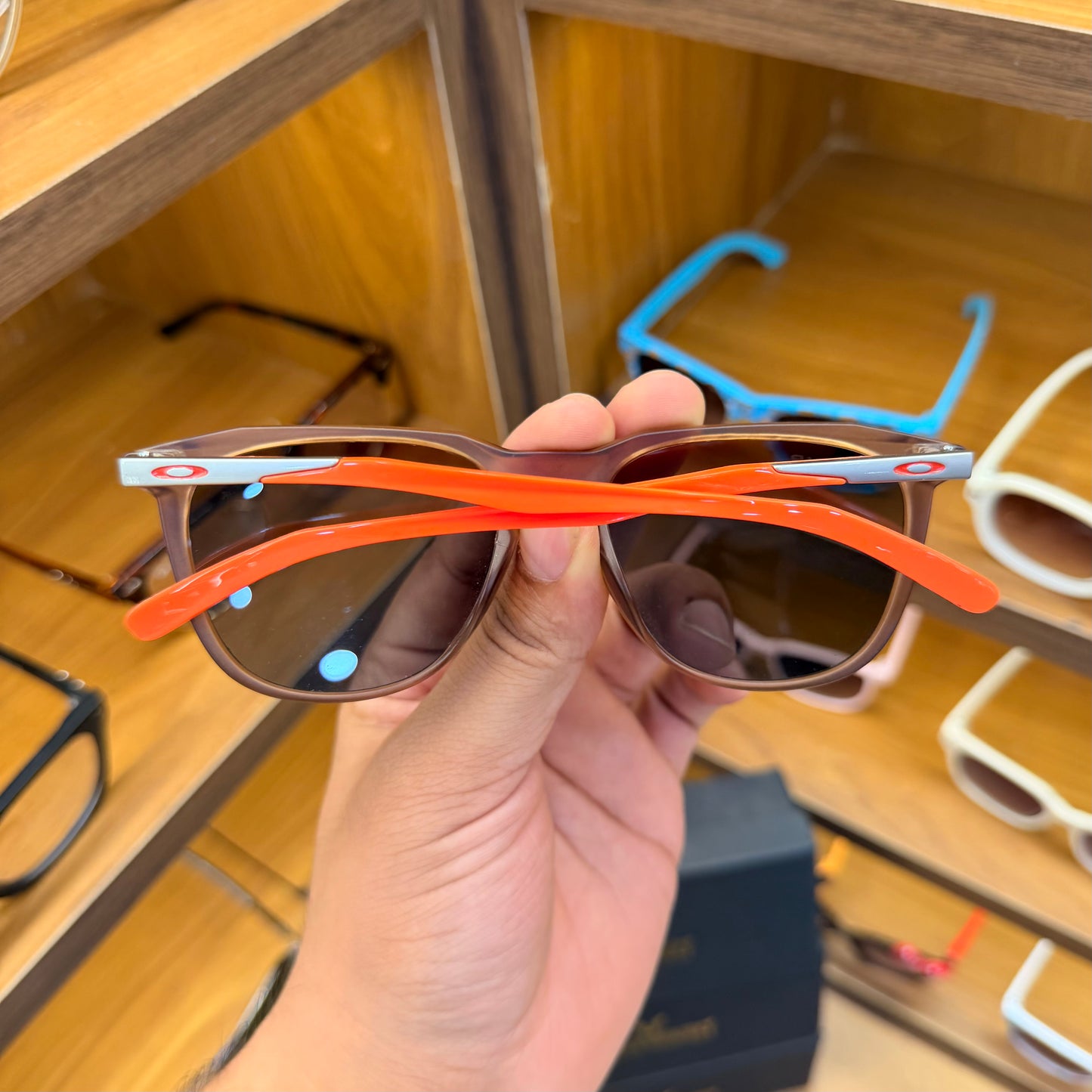 Oakley Polarised Grey-Orange Premium Sunglass