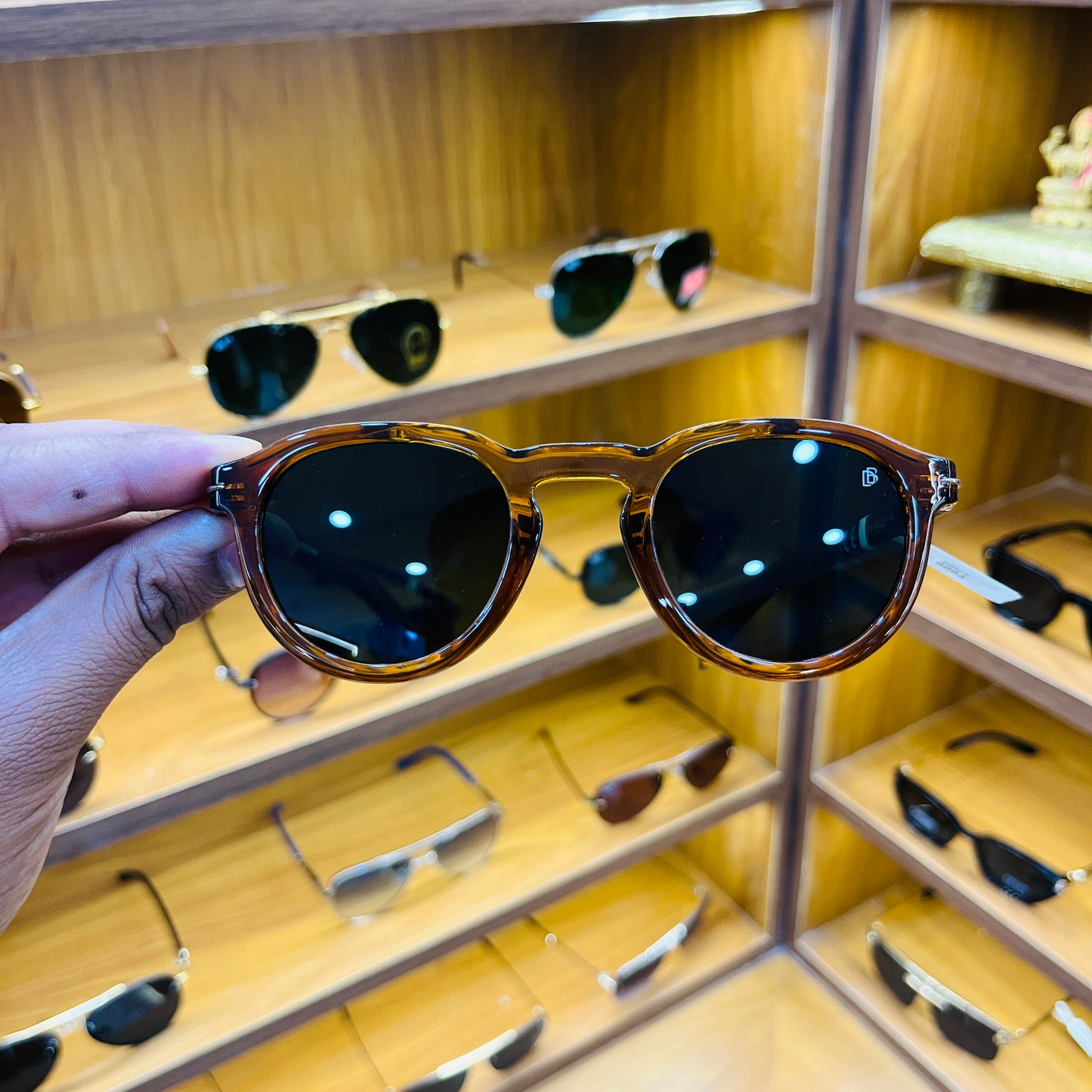 David Beckham Classic Round Sunglasses - Brown Frame, Retro Style