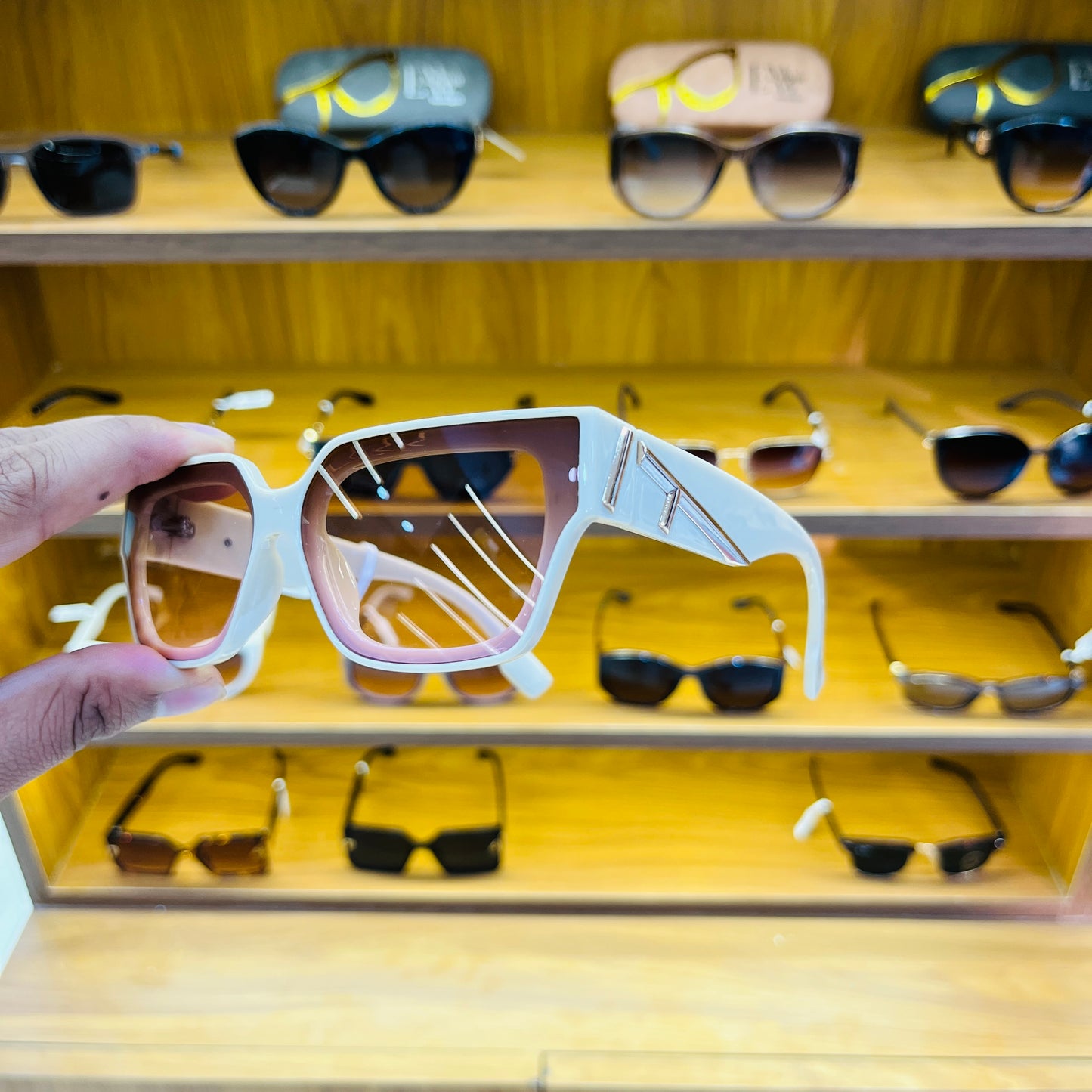 FENDI White-Pink Shade Premium Sunglasses