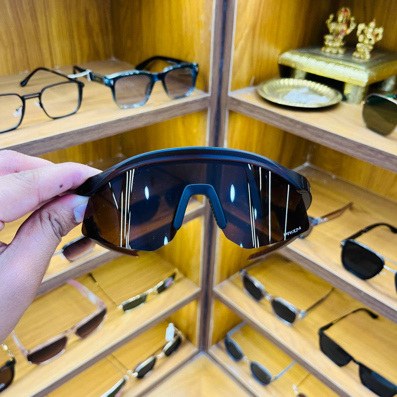 Hydra Brown With Cover, Best Sports Sunglass for Unisex (Men & Women)